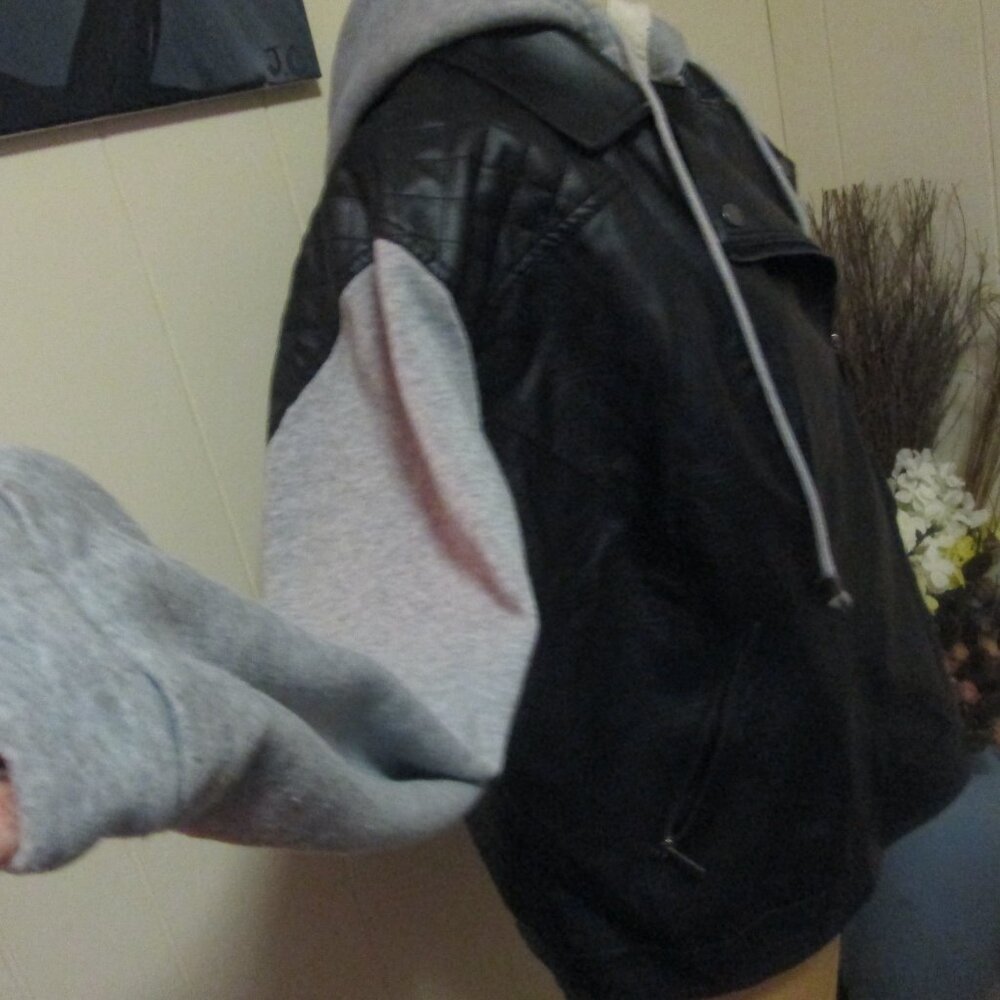YO COAT SWEATER SIZE 3XL
